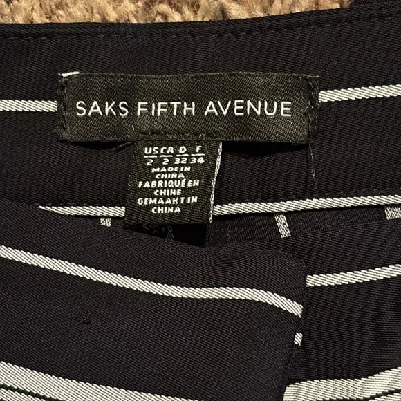 Saks Fifth Ave Women's Striped Ruffle Hem Crop Navy White Size 2 Casual Pants - Picture 5 of 6